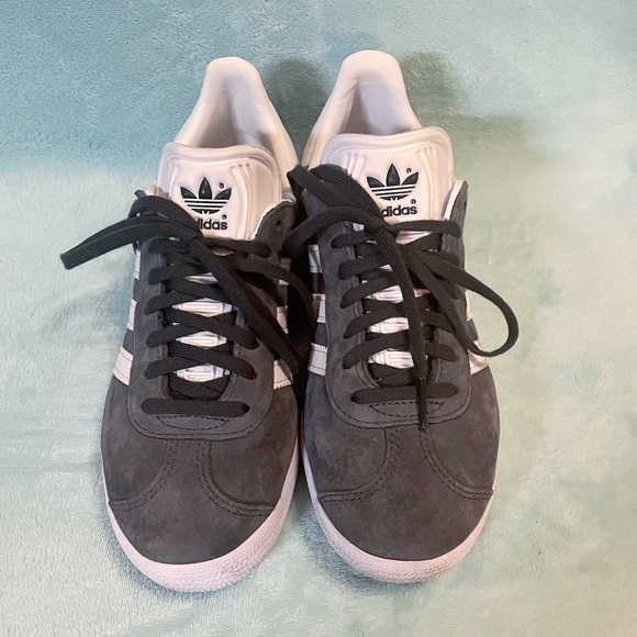 adidas Shoes - Adidas gazelle